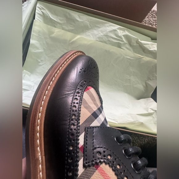 BURBERRY BROGUE SHOES - Picture 2 of 13